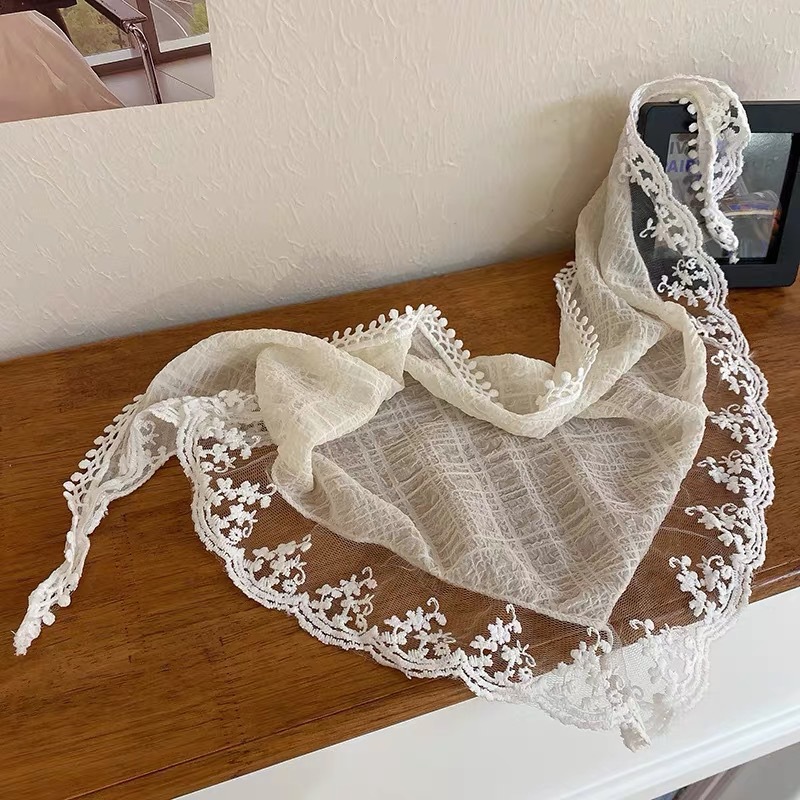 Travel Accessories Aesthetic - Modna Koronkowa Trójkątna Chustka na Głowę